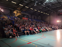 Une grande conférence et son public assidu